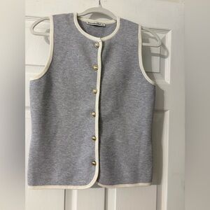 Abercrombie & Fitch Gray Sleeveless Knit Vest with Cream Trim